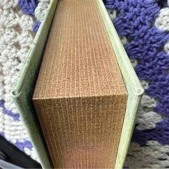 Love and Poetry Green Keepsake Wil Box Magnet Closure Wood Interior Book  Decor - Picture 9 of 10